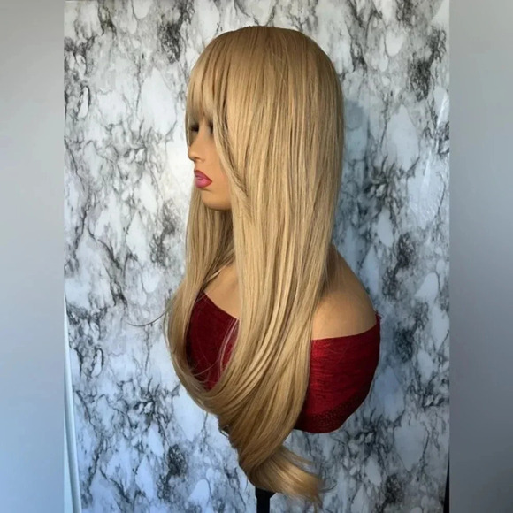 26 Inch Light Blonde Layered Wig hair with fringe - Picture 10 of 13